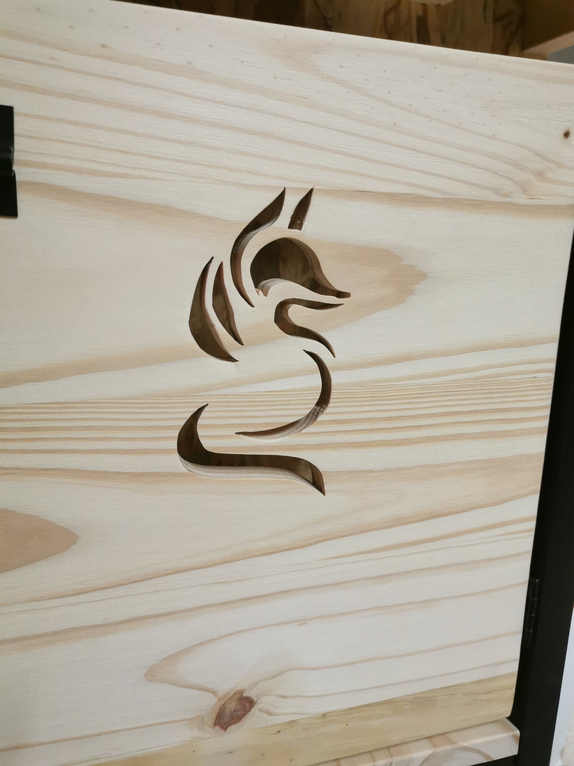 Personnalisation motif pour porte de tour d'observation