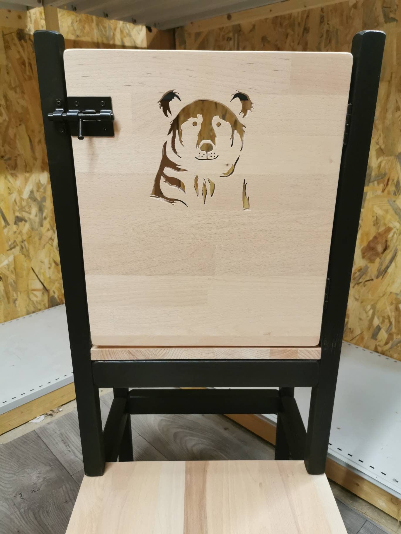 Personnalisation motif pour porte de tour d'observation