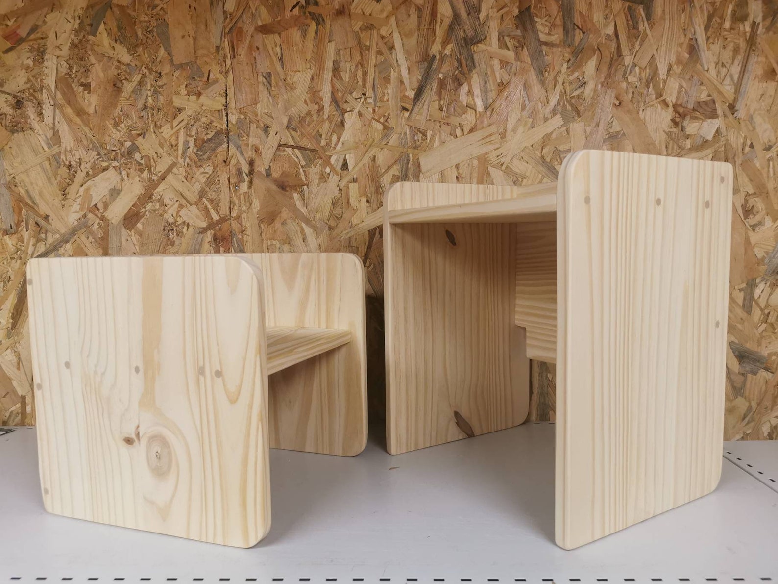 Duo Bureau et chaise evolutifs type Montessori